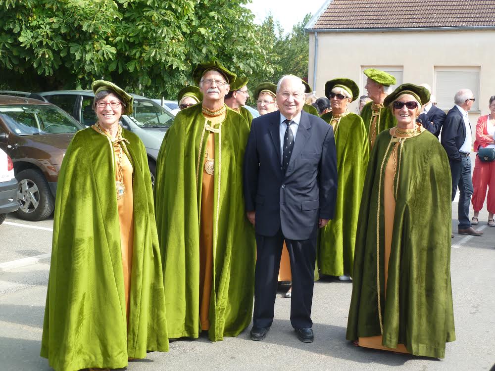 la confrérie avec Monsieur DECHAMPS a PLUVET